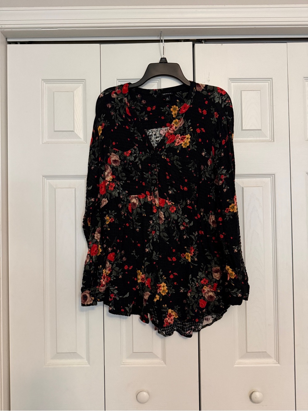 torrid Black Floral Button-Front Blouse with Red & Yellow Accents